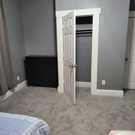 Guest Room With Two Double Beds In Columbus Oh, Airport Location Exterior foto
