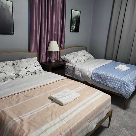 Guest Room With Two Double Beds In Columbus Oh, Airport Location Exterior foto