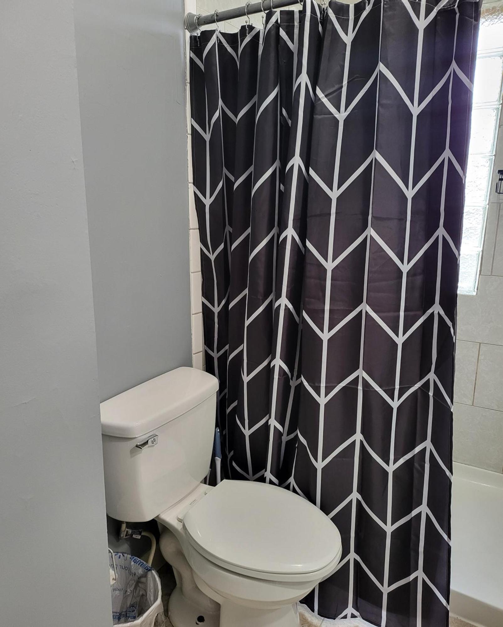 Guest Room With Two Double Beds In Columbus Oh, Airport Location Exterior foto